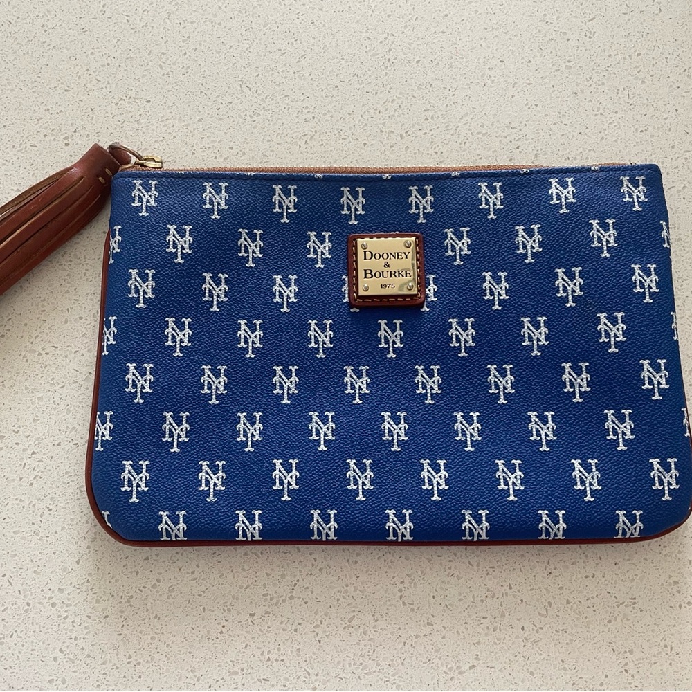 Dooney & Bourke clutch